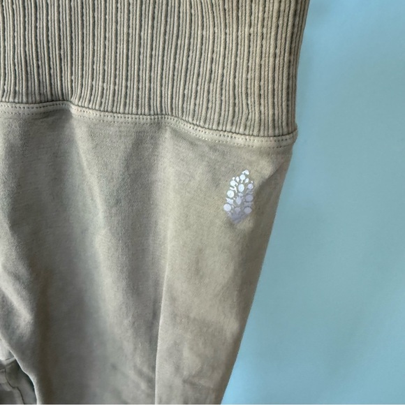 FP Movement By Free People Womens Olive High Wasted Legginge Size M/L - Picture 2 of 8